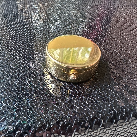 Pillbox - Picture 5 of 8